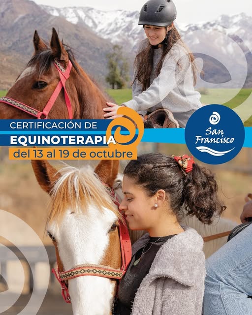 Equipo de profesionales de Equicentro dictando la cuarta certificación avanzada de terapias ecuestres en el Lodge San Francisco, San Esteban, en contraste con las pistas de Colina durante noviembre de 2025.